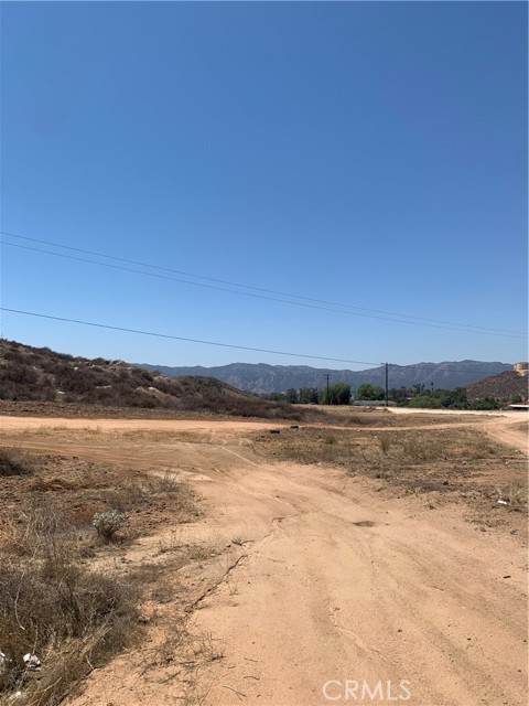 0 El Toro Rd, Lake Elsinore CA: https://media.crmls.org/medias/f0e281b0-1951-45e5-ae7b-a6447f427b0a.jpg