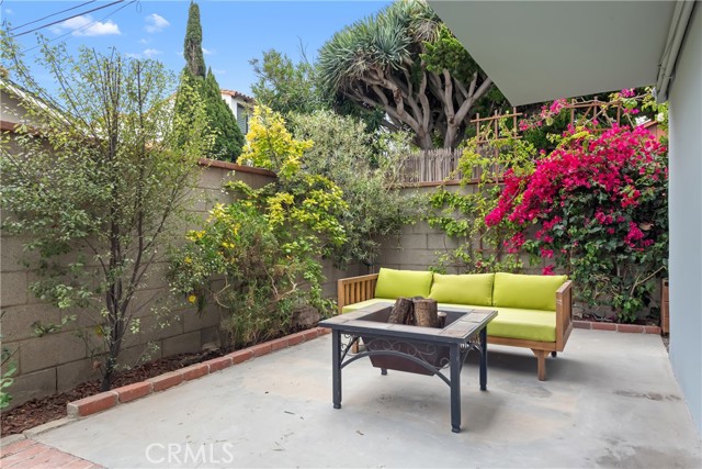 Guest house yard