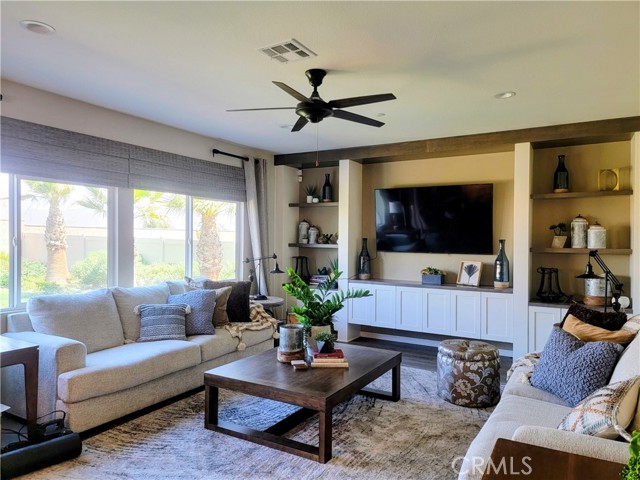 Detail Gallery Image 6 of 10 For 30790 Expedition Dr, Winchester,  CA 92596 - 4 Beds | 3/1 Baths