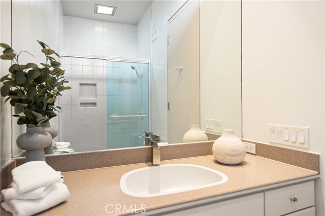 1535 Dolphin Terrace, Corona del Mar CA: https://media.crmls.org/medias/f0e2e5f8-c63c-45fa-858e-5c5a465ae5e2.jpg