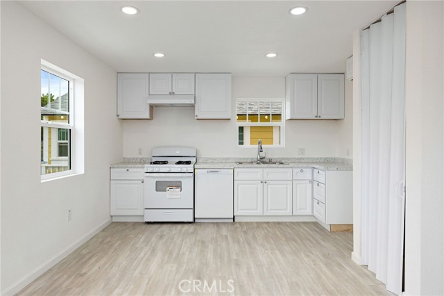 Detail Gallery Image 15 of 27 For 616 618 S Van Ness Ave, Santa Ana,  CA 92701 - – Beds | – Baths