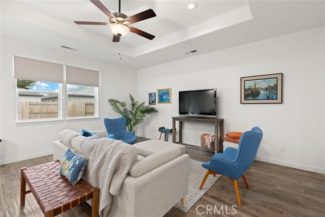 Detail Gallery Image 4 of 26 For 305 Bellamy Ter, Chico,  CA 95973 - 3 Beds | 2 Baths