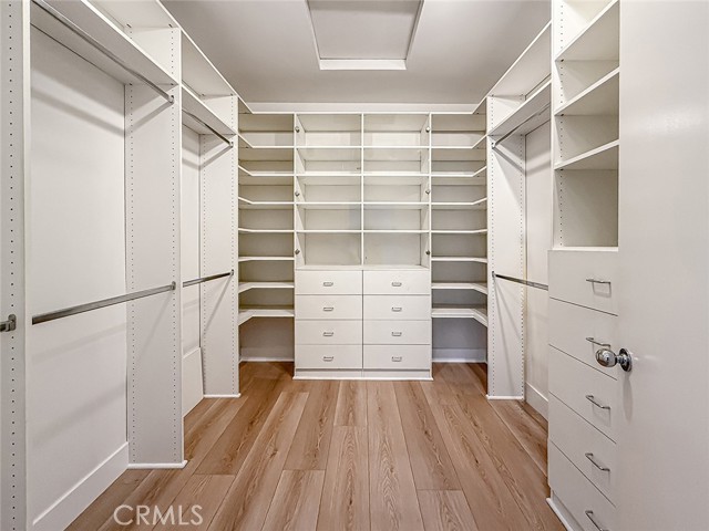 Detail Gallery Image 43 of 67 For 4575 De Celis Pl, Encino,  CA 91436 - 4 Beds | 3 Baths