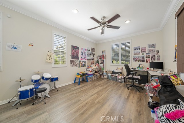 Detail Gallery Image 14 of 39 For 25418 Singleleaf St, Corona,  CA 92883 - 5 Beds | 3/1 Baths