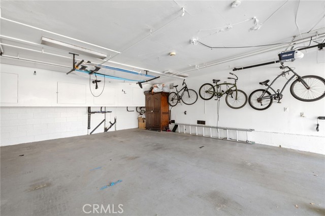 208 45th Street, Manhattan Beach CA: https://media.crmls.org/medias/f0e6f6aa-36e5-4b05-a0f9-f6d4939124ea.jpg