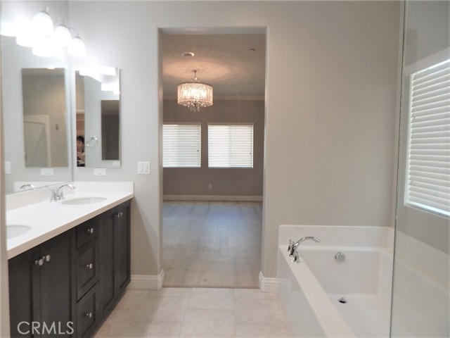 Detail Gallery Image 15 of 21 For 2787 E Edmonton, Ontario,  CA 91761 - 4 Beds | 2 Baths