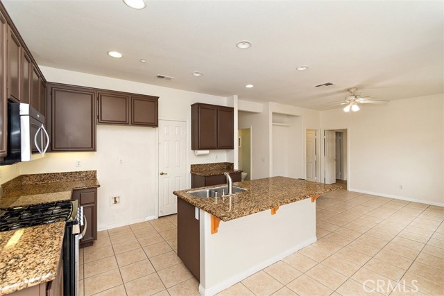 Detail Gallery Image 12 of 47 For 11273 Poulsen Ave, Montclair,  CA 91763 - 5 Beds | 3/1 Baths