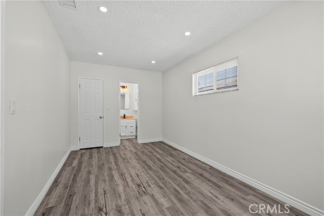 Detail Gallery Image 17 of 43 For 10117 Sharp Ave, Arleta,  CA 91331 - 4 Beds | 2/1 Baths