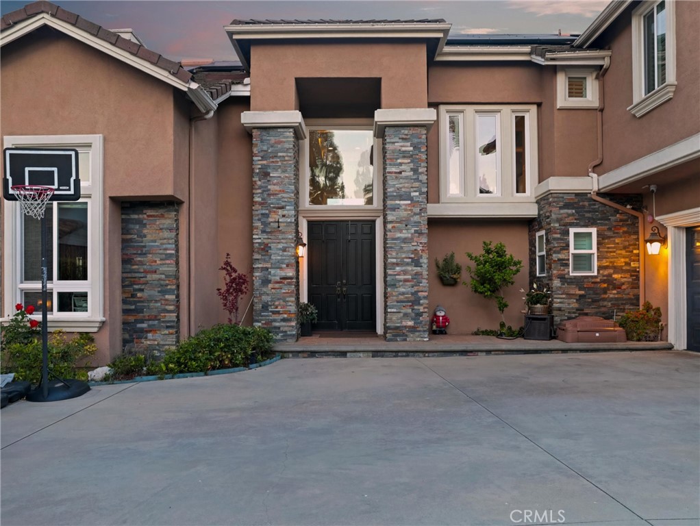 MLS #WS25134225 img 2