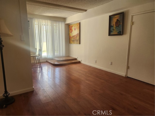 Detail Gallery Image 4 of 15 For 14301 Addison St #C,  Sherman Oaks,  CA 91423 - 0 Beds | 1 Baths
