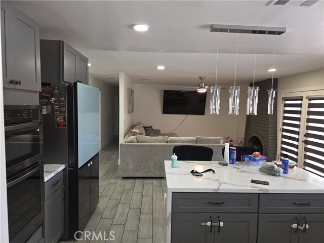 Detail Gallery Image 5 of 11 For 17314 Aspen St, Hesperia,  CA 92345 - 4 Beds | 2/1 Baths