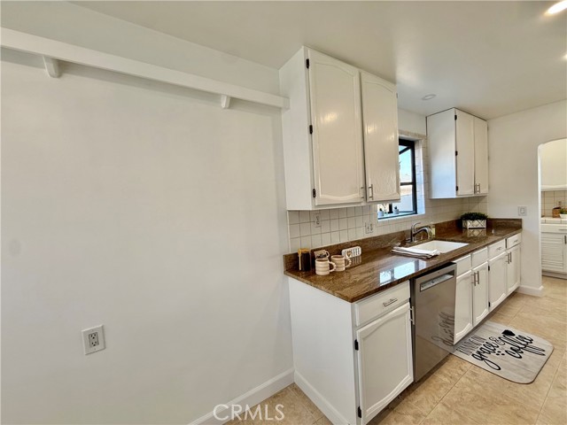14518 Rimgate Drive, Whittier CA: https://media.crmls.org/medias/f0e8c271-7e50-4594-a77c-da7b032c8158.jpg