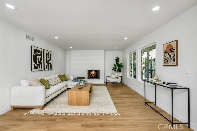 Detail Gallery Image 4 of 18 For 15506 Williams St #A52,  Tustin,  CA 92780 - 2 Beds | 2 Baths