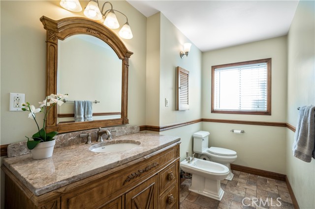 Detail Gallery Image 8 of 38 For 5306 Halison St, Torrance,  CA 90503 - 4 Beds | 3/1 Baths