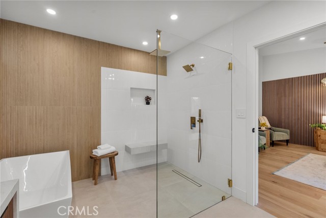 24201 Caris Street, Woodland Hills CA: https://media.crmls.org/medias/f0eaf2d5-25fc-4869-856d-cc714cafa8b9.jpg