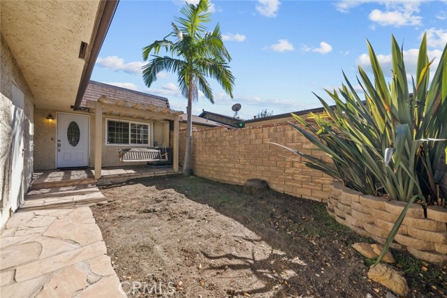 Detail Gallery Image 2 of 28 For 490 Escondido Ct, Camarillo,  CA 93010 - 2 Beds | 2 Baths