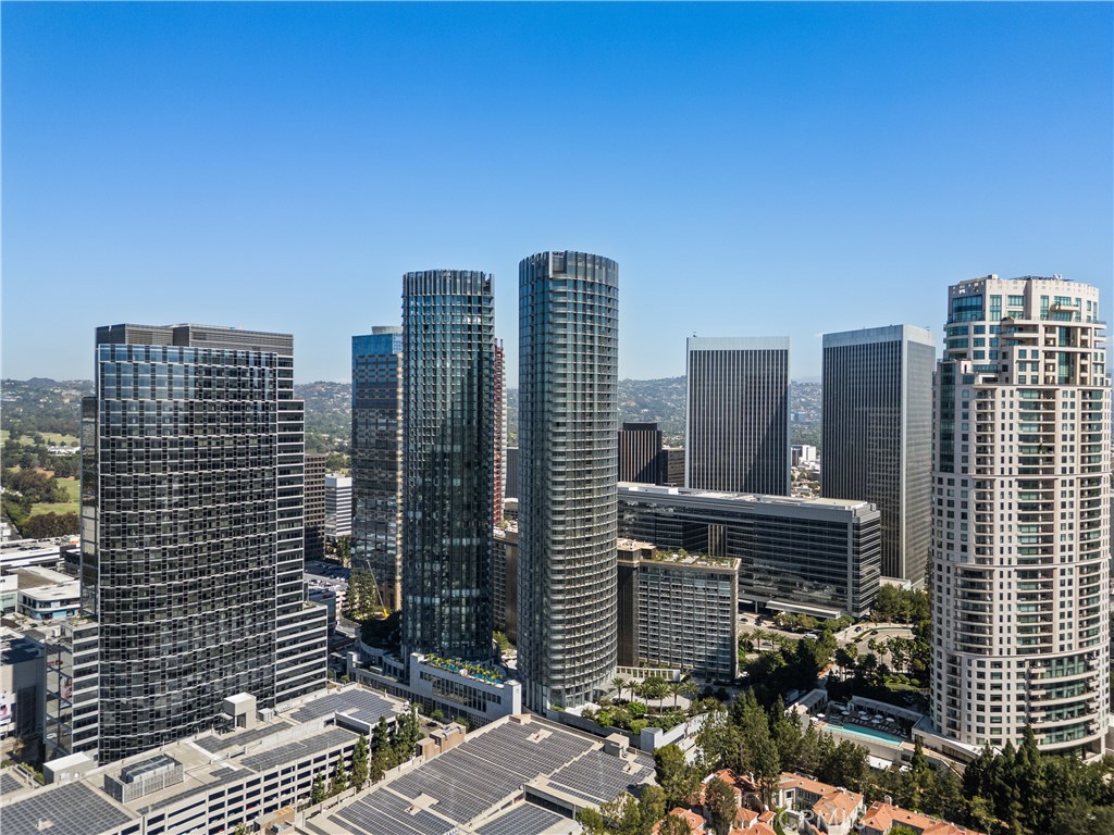 https://media.crmls.org/medias/f0eb0939-1810-4f77-b062-8d034c3c8bbc.jpg?preset=X-Large