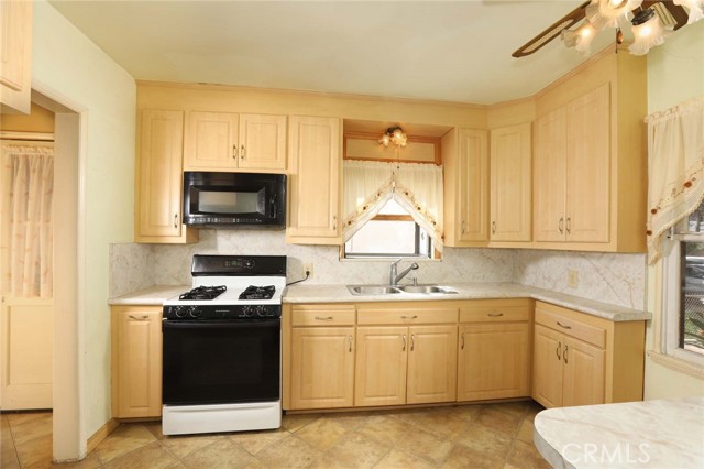 10636 Sable Avenue photo 8