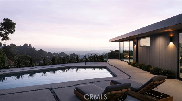 Detail Gallery Image 7 of 46 For 9015 Alto Cedro Dr, Beverly Hills,  CA 90210 - 4 Beds | 4/1 Baths