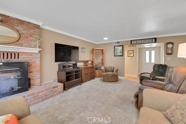 2124 Erle Road, Marysville CA: https://media.crmls.org/medias/f0eb502c-dbd0-42b1-a41f-ffdf9b02fa49.jpg