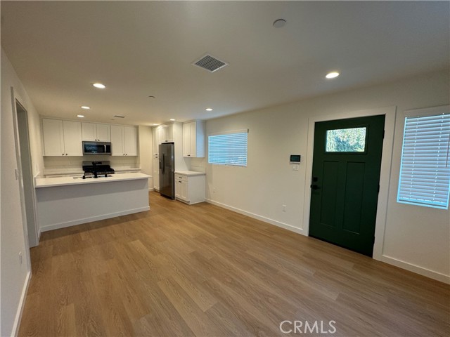 Detail Gallery Image 5 of 16 For 1336 Calle Tulipan #C,  Thousand Oaks,  CA 91360 - 2 Beds | 2 Baths