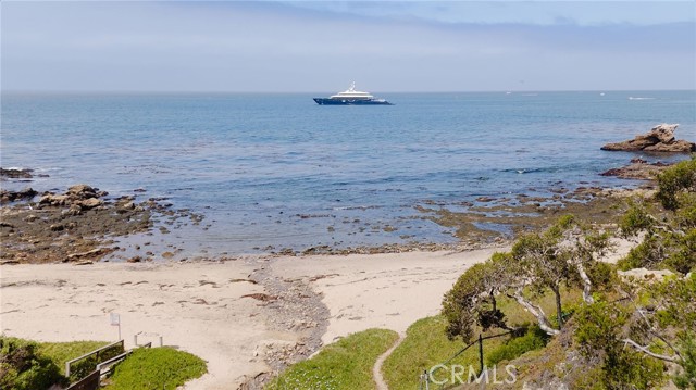 444 Morning Canyon Road, Corona del Mar CA: https://media.crmls.org/medias/f0ec37e6-18a1-4354-83fb-98fcd7638201.jpg