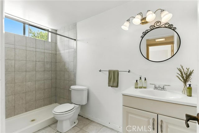 24446 Corta Cresta Drive, Lake Forest CA: https://media.crmls.org/medias/f0ec4876-199c-4627-bfca-b6a6570030ca.jpg