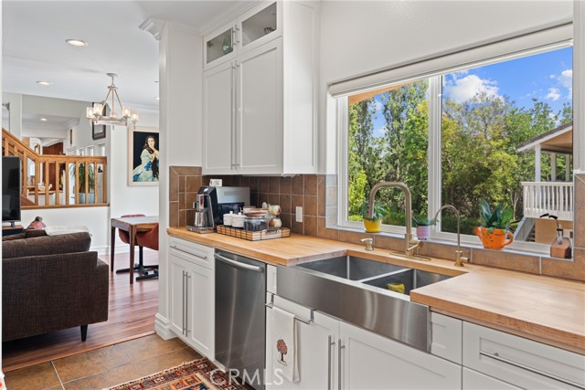 1377 Knoll Road, Redlands CA: https://media.crmls.org/medias/f0ed5150-ef54-4ce7-8f60-f26795bf1b7c.jpg