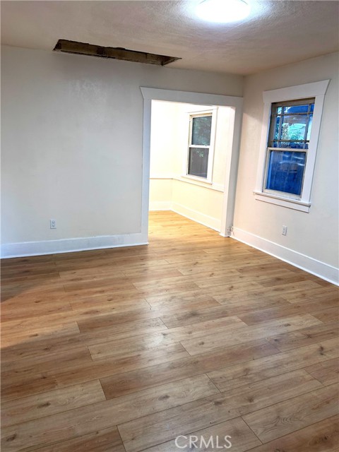 170 N Holliston Avenue, Pasadena CA: https://media.crmls.org/medias/f0edf9bb-388f-4251-a46e-e53f283e5ca3.jpg