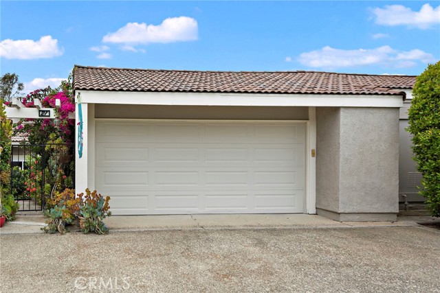 21 Rustling Wind, Irvine CA: https://media.crmls.org/medias/f0ee2c60-5599-4f49-b7d7-c949724e02de.jpg