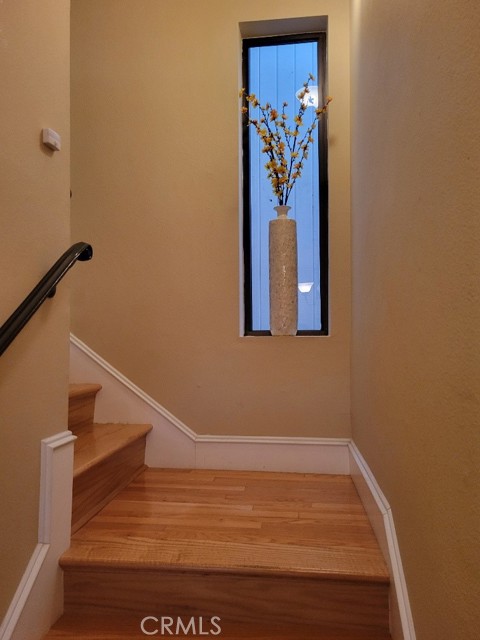 Detail Gallery Image 8 of 19 For 400 Palos Verdes, Redondo Beach,  CA 90277 - 3 Beds | 2/1 Baths