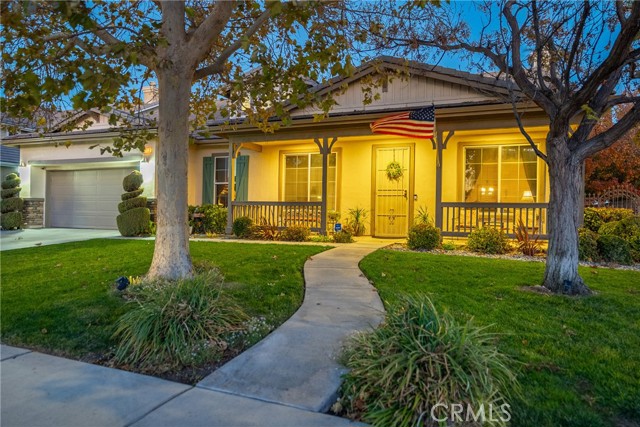 Detail Gallery Image 4 of 52 For 44102 Catsue Pl, Lancaster,  CA 93536 - 4 Beds | 3 Baths