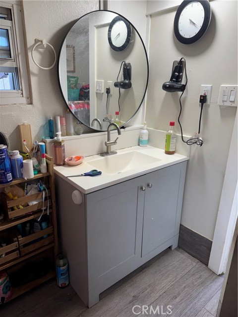 302 E Park, Ontario CA: https://media.crmls.org/medias/f0f055df-7895-4341-ab56-3fbc3ec8f053.jpg