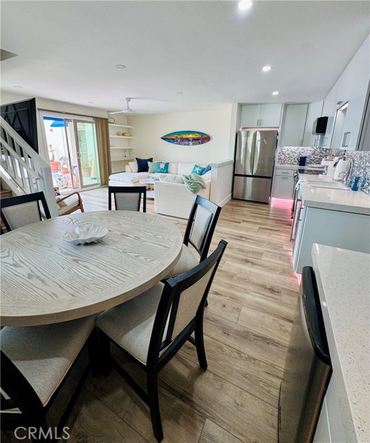 Detail Gallery Image 35 of 38 For 711 Pacific Coast #330,  Huntington Beach,  CA 92648 - 3 Beds | 2 Baths