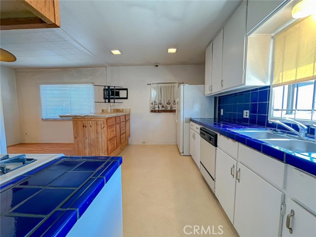 7029 4th Avenue, Los Angeles CA: https://media.crmls.org/medias/f0f0fe33-a93e-404e-ad1e-7b94d59b324d.jpg