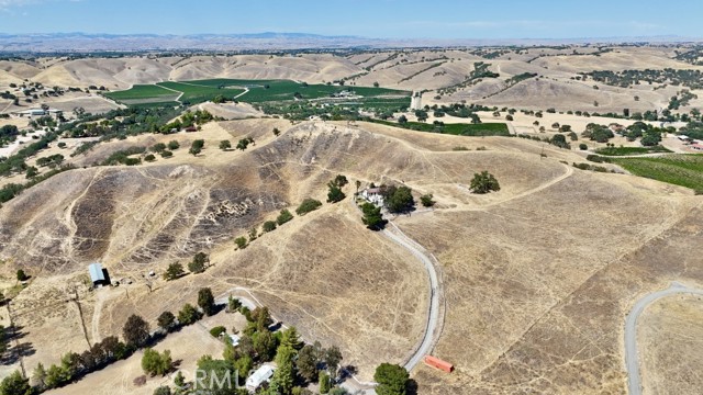 1924 Surrey Way, Paso Robles CA: https://media.crmls.org/medias/f0f120f2-77f0-44e6-813b-b1693e11693d.jpg