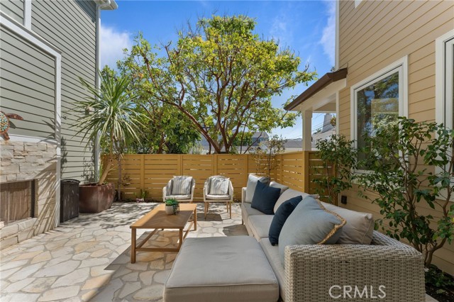 Detail Gallery Image 15 of 45 For 3201 4th Ave, Corona Del Mar,  CA 92625 - 3 Beds | 2/1 Baths