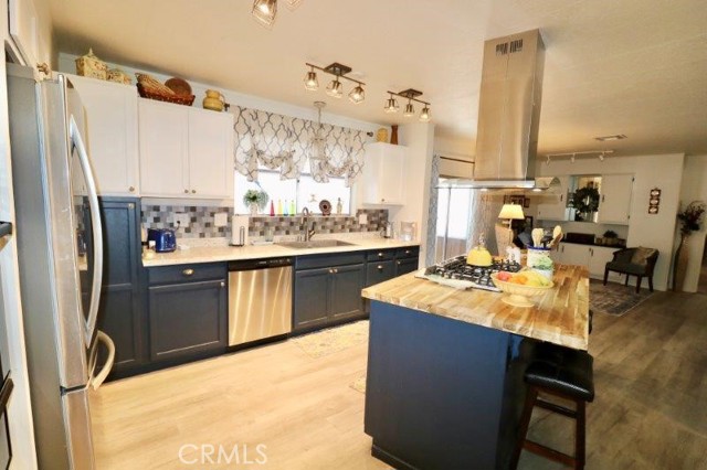 Detail Gallery Image 25 of 46 For 12726 Lake Forest Dr #25,  La Mirada,  CA 90638 - 2 Beds | 2 Baths