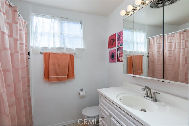 Detail Gallery Image 16 of 24 For 11543 Swinton, Granada Hills,  CA 91344 - 3 Beds | 2 Baths