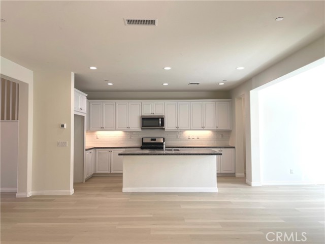 Detail Gallery Image 4 of 24 For 3967 S Trinitas Way, Ontario,  CA 91761 - 4 Beds | 3 Baths