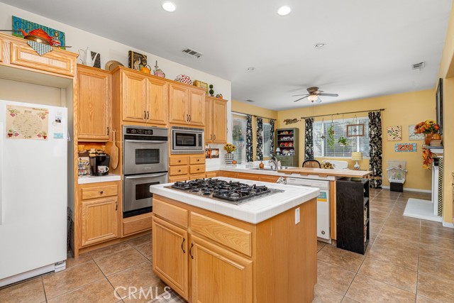 Detail Gallery Image 14 of 35 For 1052 Park Ave, San Jacinto,  CA 92583 - 4 Beds | 3 Baths