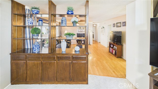 1417 Village Street, Redlands CA: https://media.crmls.org/medias/f0f6d7d4-39dc-41dc-9754-49b1aa228eb3.jpg