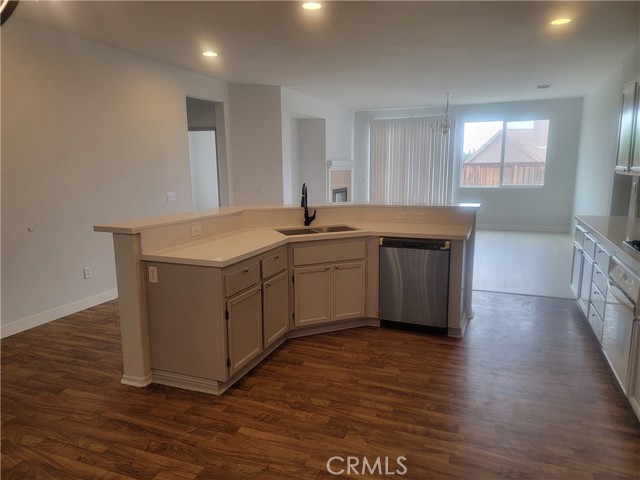 Detail Gallery Image 5 of 45 For 12912 Amador St, Victorville,  CA 92392 - 4 Beds | 2 Baths