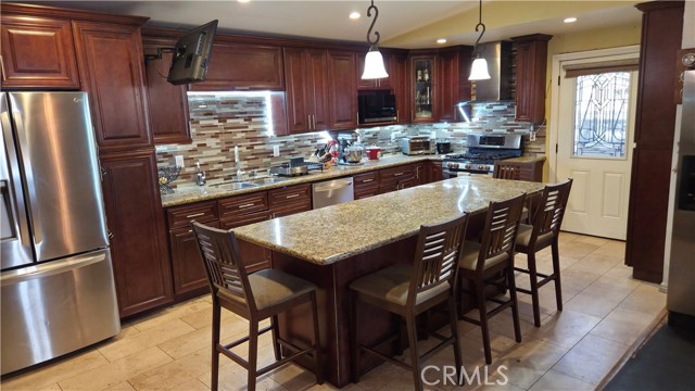 Detail Gallery Image 10 of 28 For 11223 Stagg, Sun Valley,  CA 91352 - 3 Beds | 2 Baths