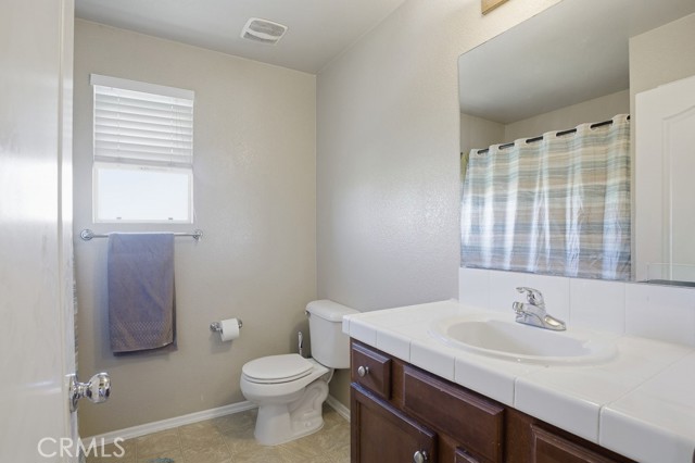 Detail Gallery Image 14 of 24 For 2676 Greenwood Ct, Palmdale,  CA 93550 - 3 Beds | 2/1 Baths
