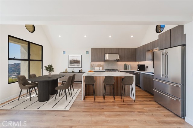 Detail Gallery Image 9 of 31 For 1426 Killarney Ave, Los Angeles,  CA 90065 - 3 Beds | 3/1 Baths