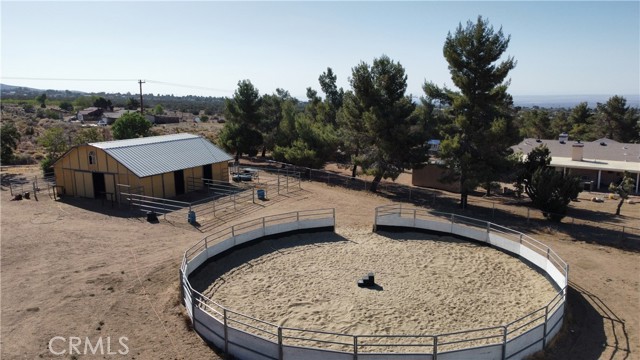 2390 Trinity Road, Pinon Hills CA: https://media.crmls.org/medias/f0fa133a-fc87-46db-93e2-338d60e20ab1.jpg