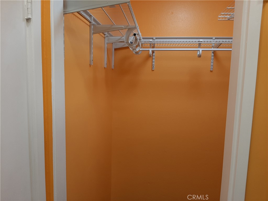 https://media.crmls.org/medias/f0faf7dd-804a-423a-bf6e-f5972e2e2cdf.jpg?preset=X-Large