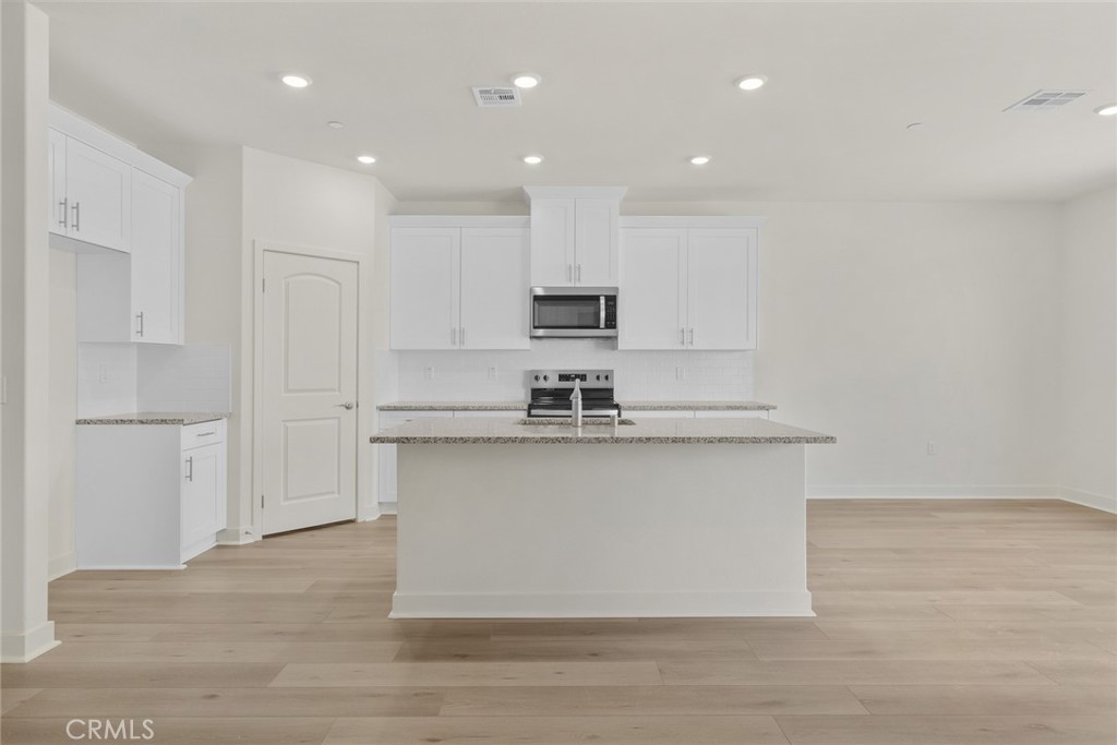 MLS #SW26100883 image #2