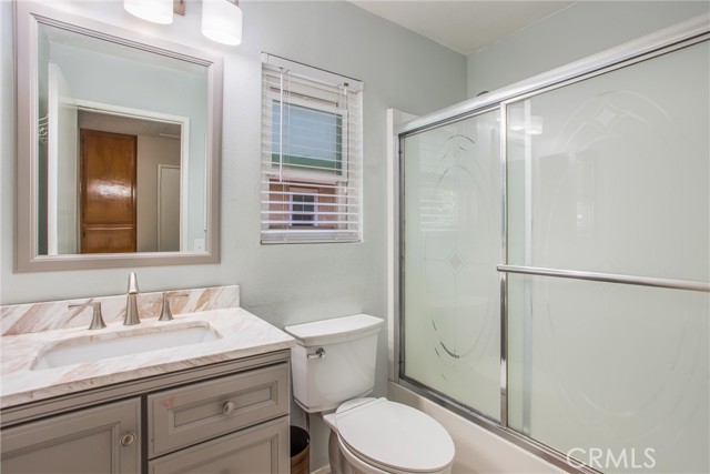 Detail Gallery Image 14 of 22 For 13667 Crawford Ct, Fontana,  CA 92336 - 4 Beds | 2/1 Baths
